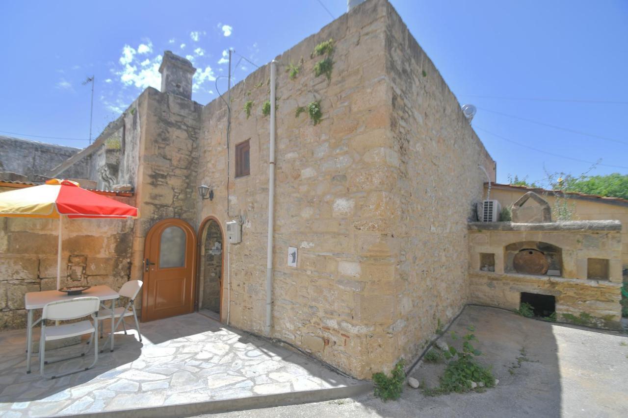 Stone House Apartment Malona Village Екстериор снимка